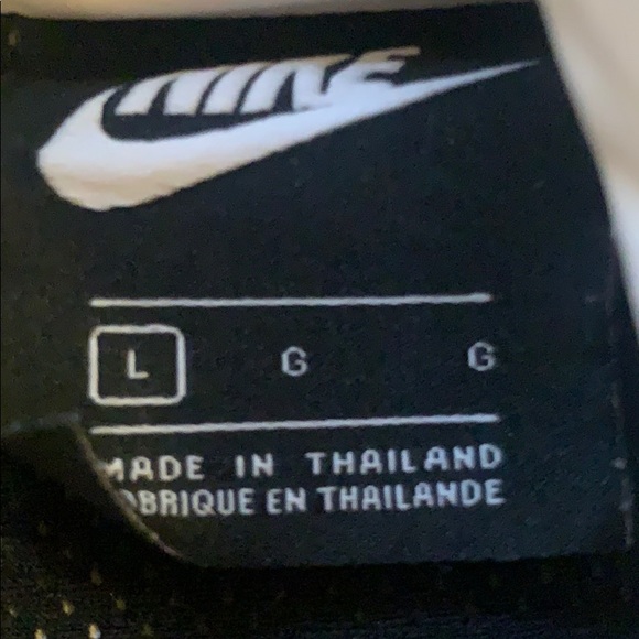 White and black Nike windbreaker - Picture 2 of 2